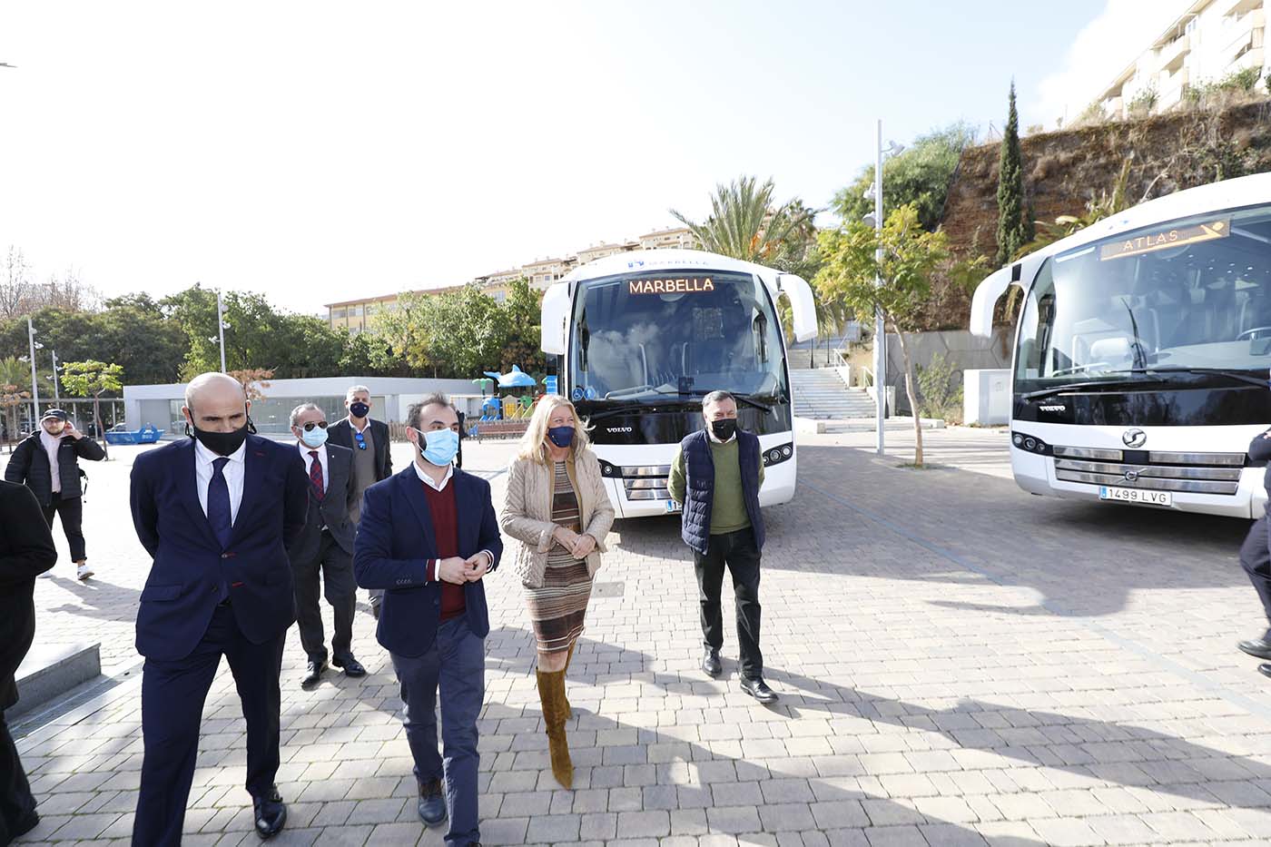 El Ayuntamiento renueva y moderniza la flota del servicio de transporte escolar y universitario con la adquisición de tres autobuses dotados de los últimos avances en materia de seguridad y confort